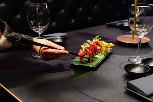 W restauracji Sushi Drzewo Wiśni serwowane są dania sushi oraz japońskie dania z grilla